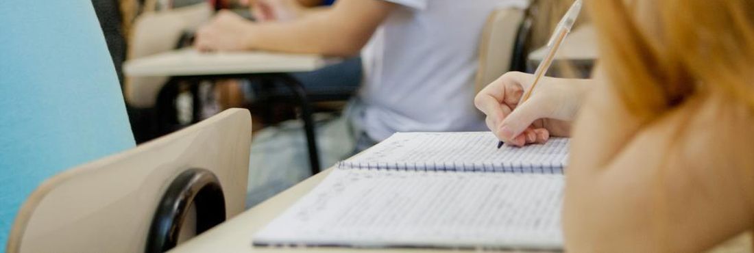 Estudantes em sala de aula Estudantes em sala de aula