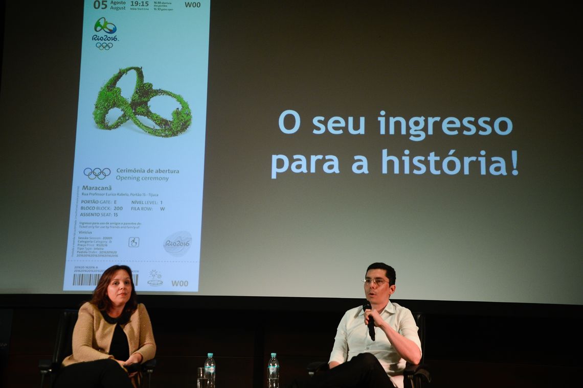 Tomaz Silva/Agência Brasil Rio de Janeiro - A diretora de marca do Comitê Rio 2016, Beth Lula, e o diretor Donovan Ferreti durante apresentação dos ingressos dos Jogos Olímpicos, no Comitê Rio 2016, na Cidade Nova, região central da capital fluminense (Tomaz Silva
