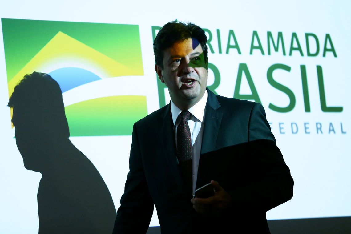 O ministro da Saúde, Luiz Henrique Mandetta, durante entrevista coletiva para atualizar o boletim sobre o novo coronavírus da China