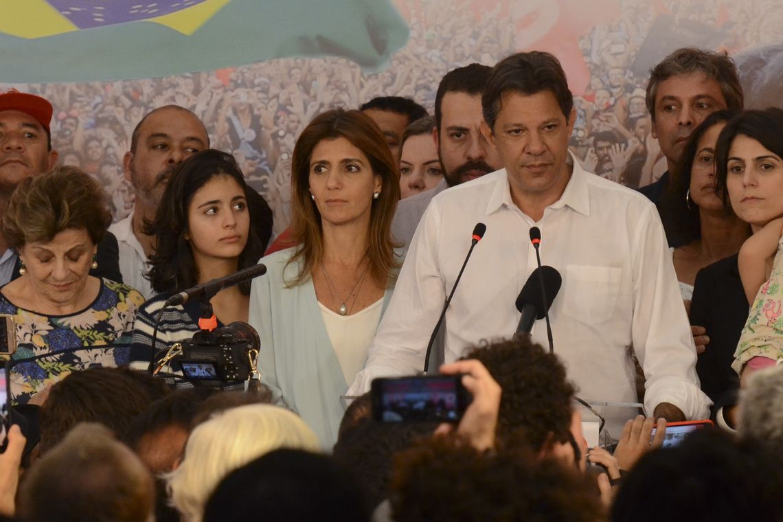 O candidato Fernando Haddad faz pronunciamento após a divulgação do resultado das eleições presidenciais.