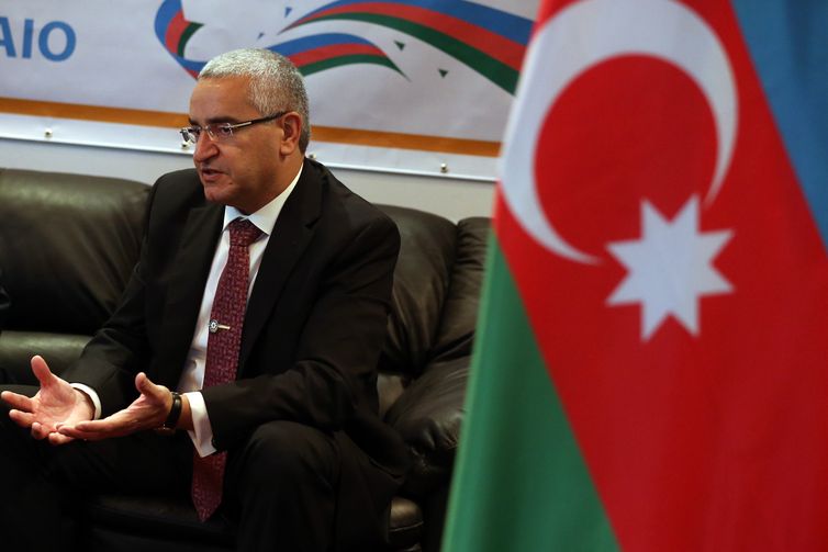 O embaixador do Azerbaijão no Brasil, Elkhan Polukhov, durante evento em comemoração ao 100º aniversário da República Democrática do Azerbaijão.