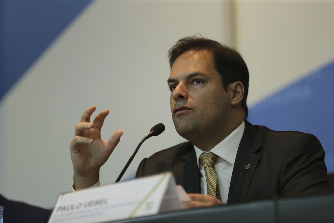 José Cruz/Agência Brasil O secretário Especial de Desburocratização, Gestão e Governo Digital, Paulo Antônio Spencer Uebel, participa de mesa-redonda sobre lançamento de um relatório do Banco Mundial