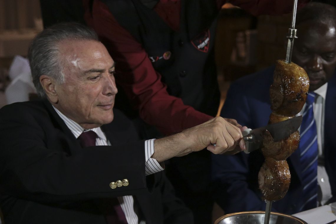 José Cruz/Agência Brasil) Brasília - Após reunião no Palácio do Planalto, o presidente Michel Temer janta em churrascaria com ministros e embaixadores (José Cruz/Agência Brasil)