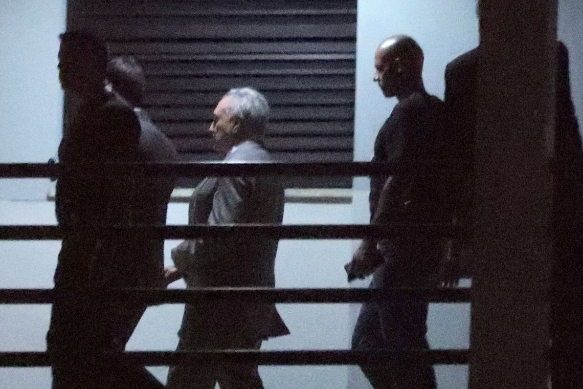 O ex-presidente Michel Temer chega na SuperintendÃªncia Regional da PolÃ­cia Federal no Rio de Janeiro.