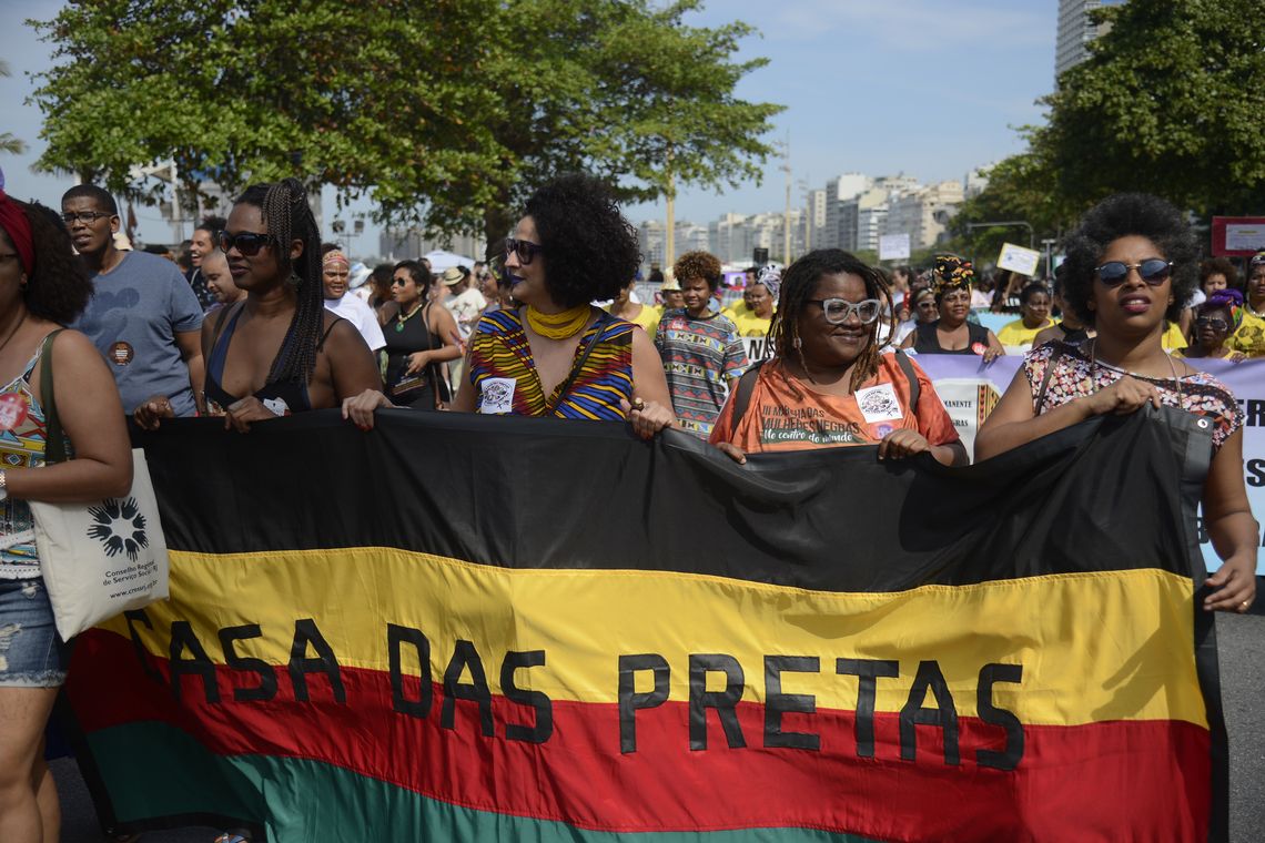 Tomaz Silva/Agência Brasil Quarta Marcha das Mulheres Negras em Copacabana, no Rio de Janeiro, protesta contra a violência que atinge as mulheres negras em todo o país.