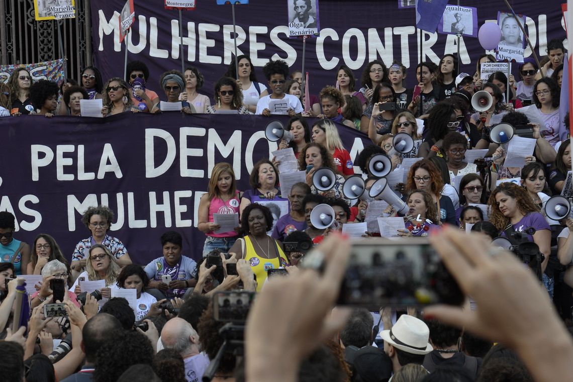 Tânia Rêgo/Agência Brasil Ato Contra o Retrocesso em Defesa da Democracia, na Cinelândia, região central do Rio de Janeiro.