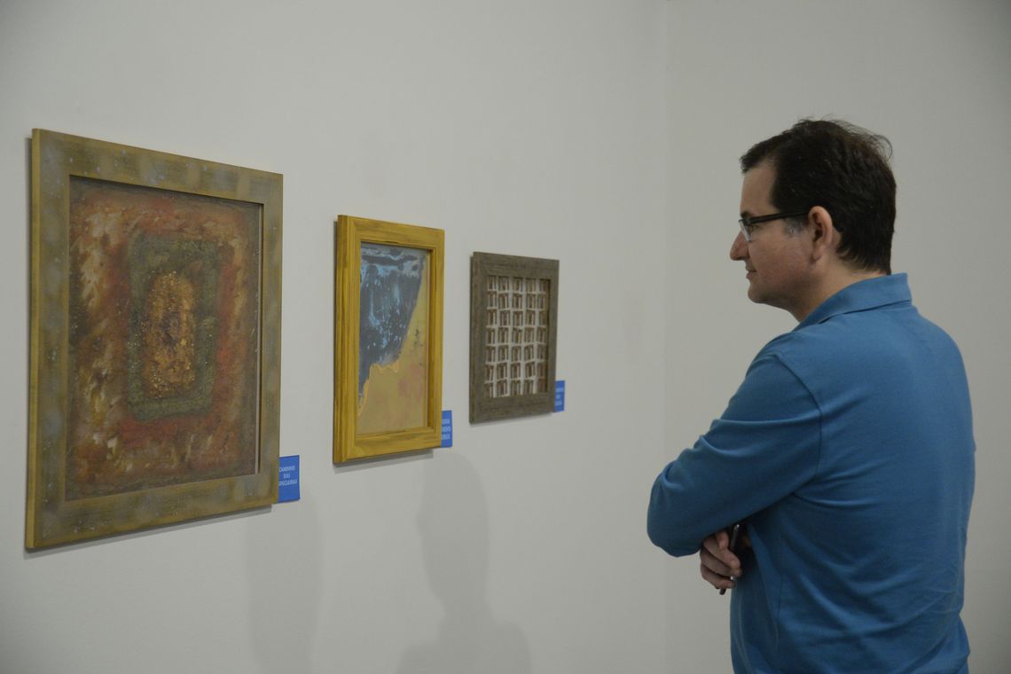 Tomaz Silva/Agência Brasil Exposição Histórias Extraordinárias, de Alexander Pinhel, no Centro Cultural Light, centro do Rio. A mostra reúne peças compostas por materiais descartados e resíduos.