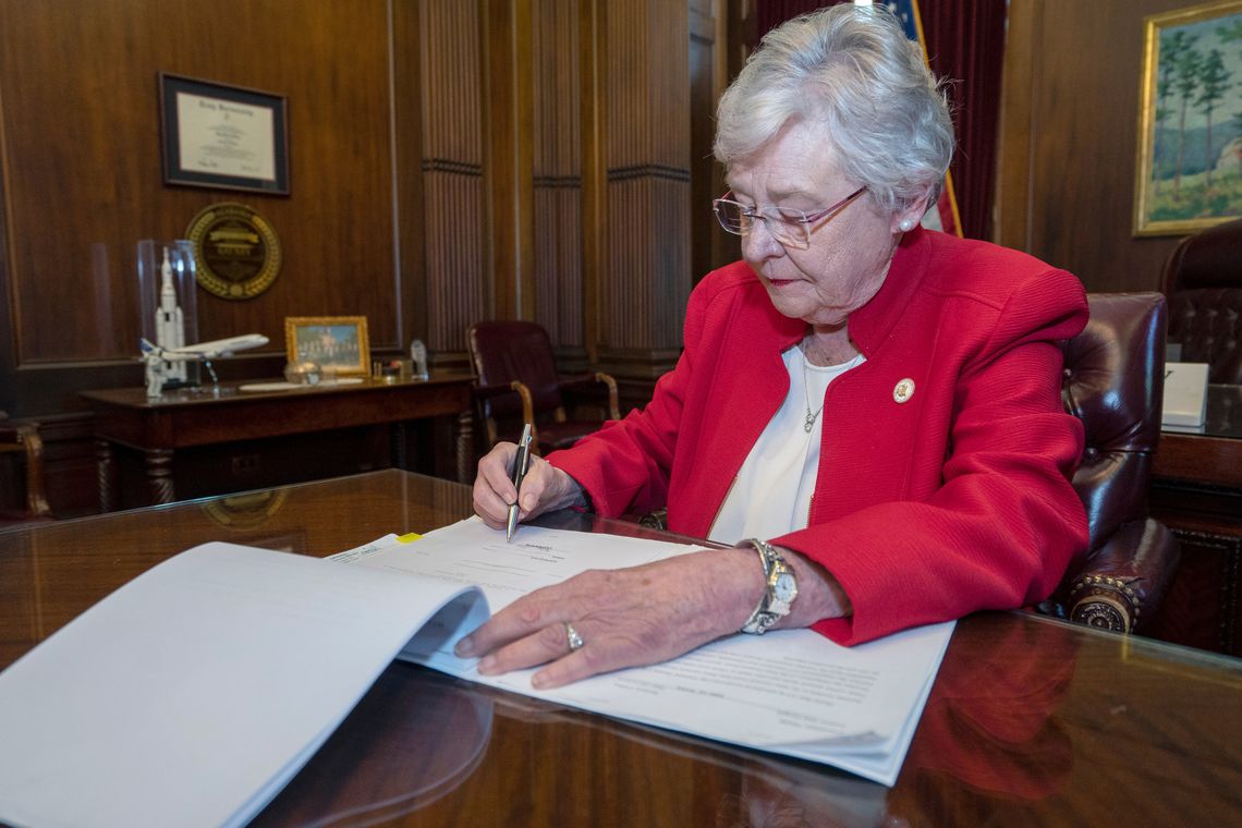 Kay Ivey, Alabama, Governadora
