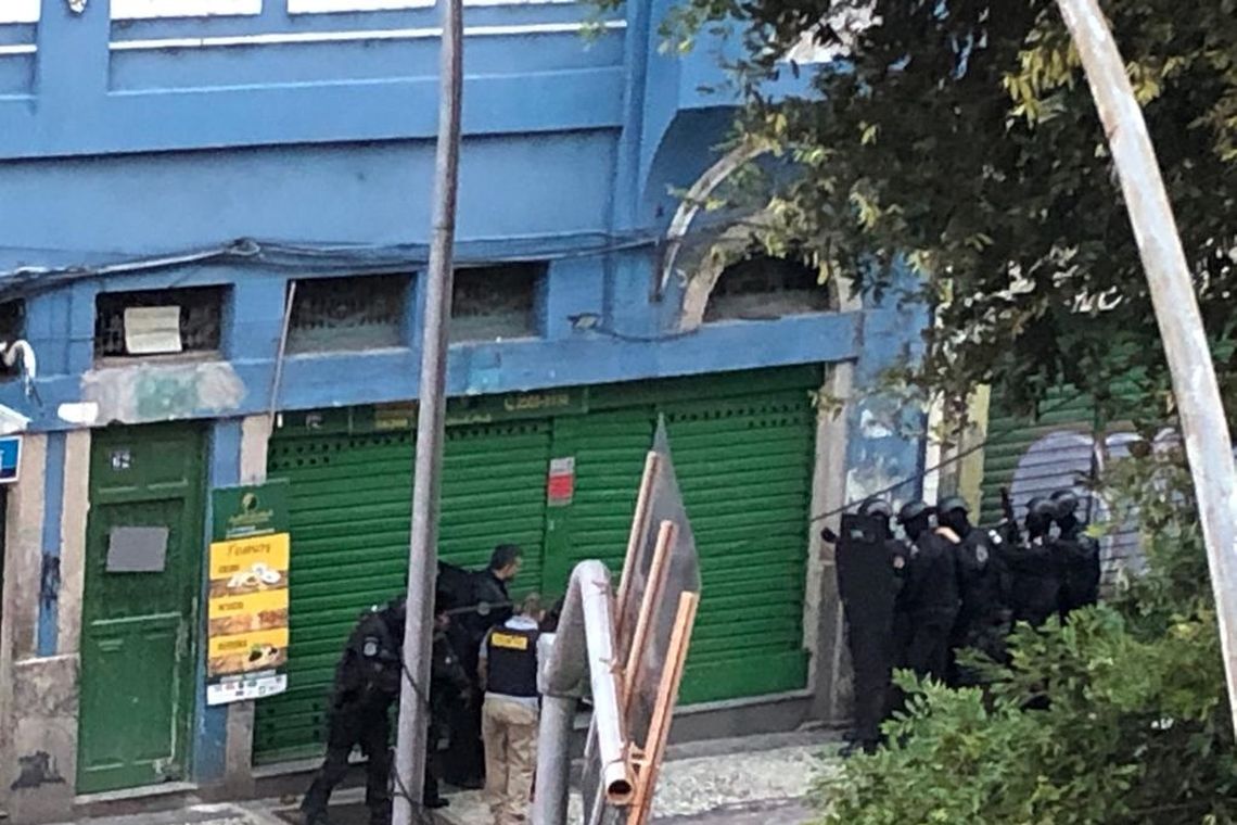 Mais um refém é liberado no sequestro em bar no Rio de Janeiro