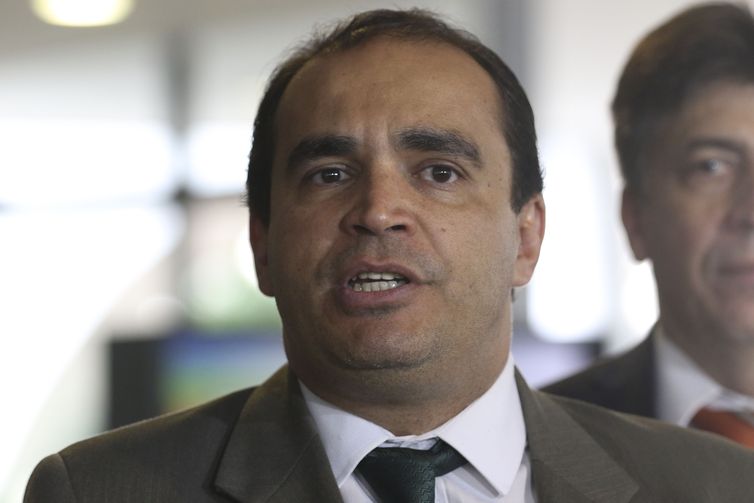 Valter Campanato/Agência Brasil O relator da reforma da Previdência na Comissão de Constituição e Justiça (CCJ) da Câmara, deputado Delegado Marcelo Freitas, fala à imprensa, no Palácio do Planalto.