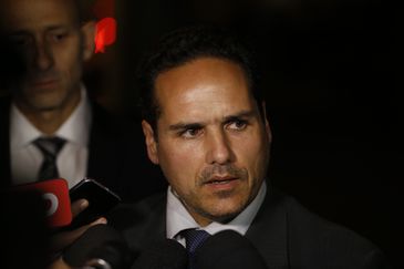 Tomaz Silva/Agência Brasil/Agência Brasil O advogado de defesa do agressor do deputado Jair Bolsonaro, Fernando Magalhães fala à imprensa.