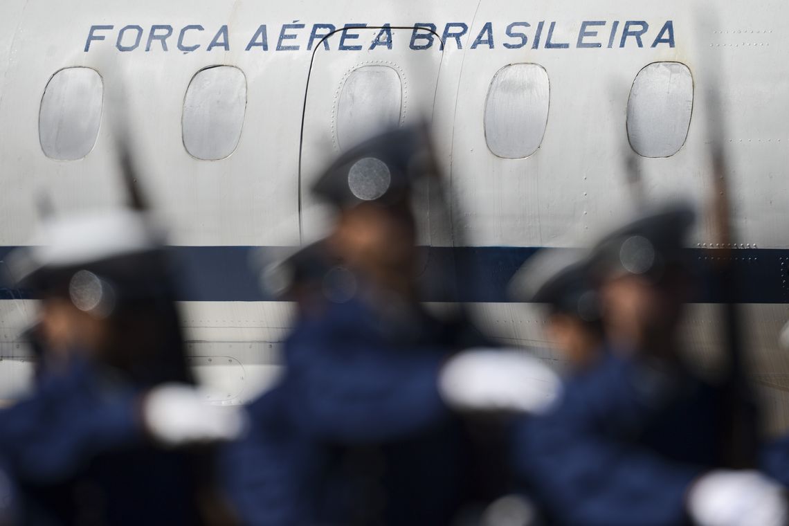 Marcelo Camargo/Agência Brasil A Força Aérea Brasileira (FAB) realiza evento comemorativo dos 146 anos de nascimento de Alberto Santos-Dumont, Patrono da Aeronáutica e Pai da Aviação.