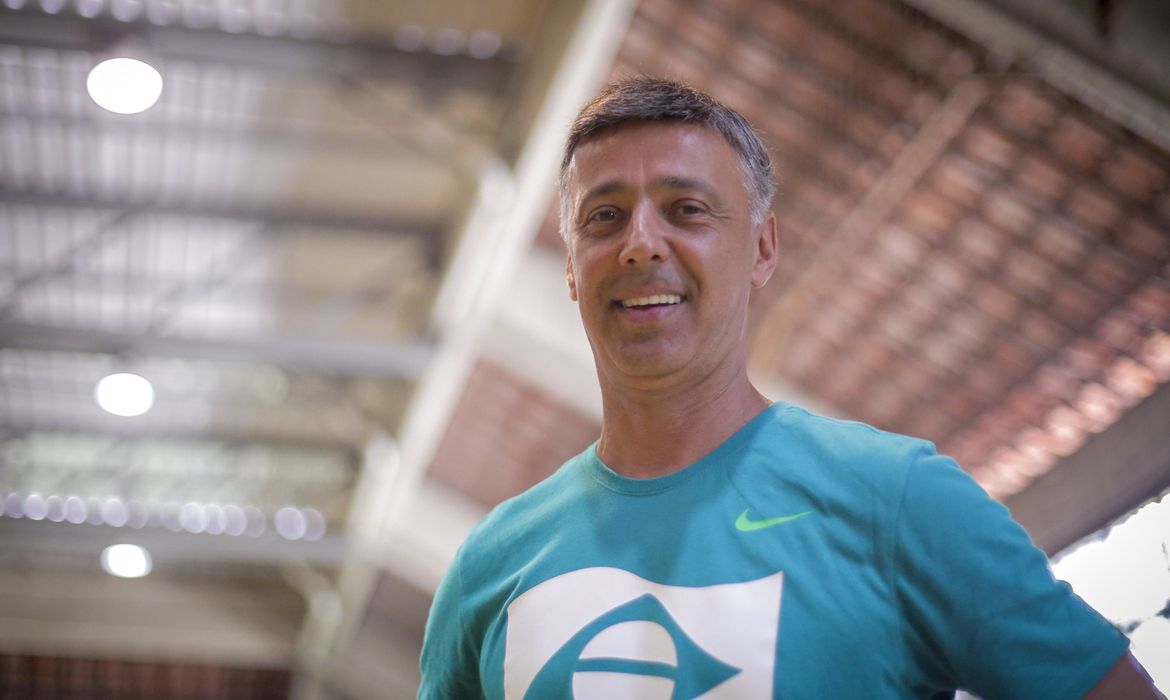O técnico Fernando Guimarães falou com a Agência Brasil sobre suas conquistas no vôlei sentado.