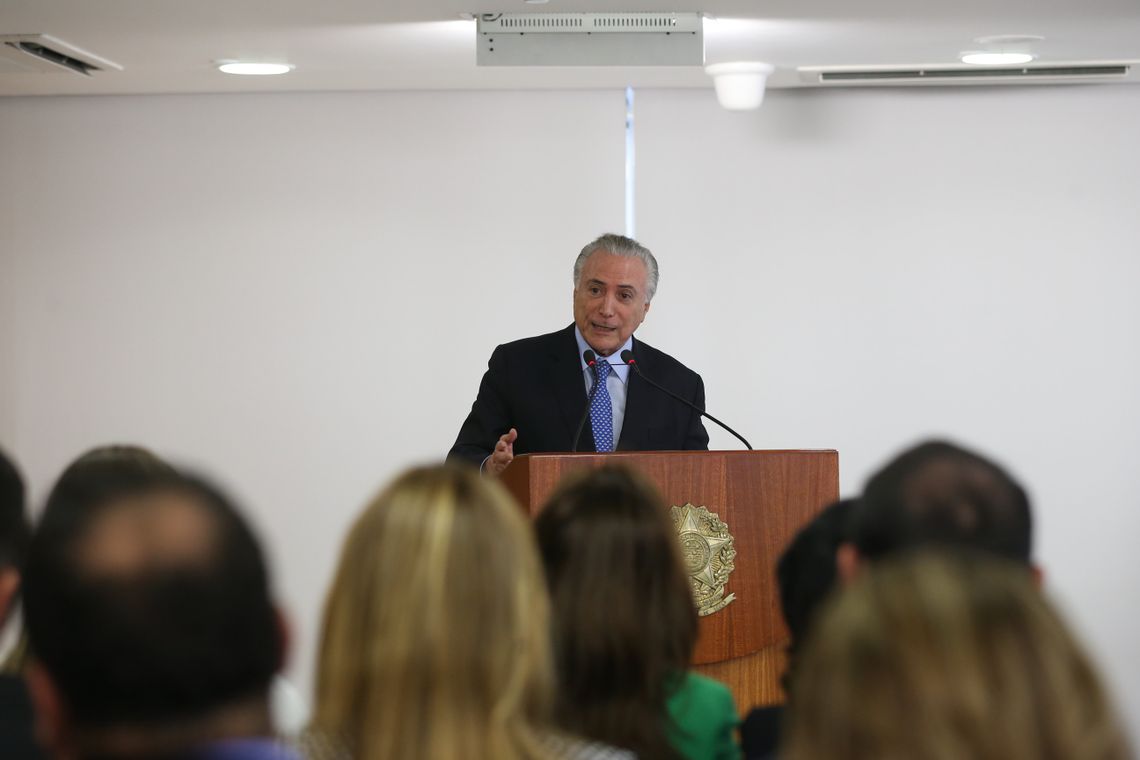 Valter Campanato/Agência Brasil Brasília - O presidente Michel Temer, durante a cerimônia de assinatura do decreto de criação da Rede Brasil Mulher, no Palácio do Planalto (Valter Campanato/Agência Brasil)
