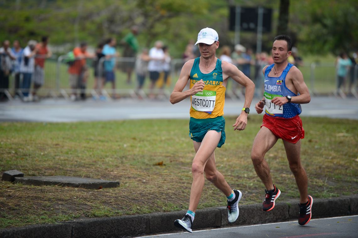 Tânia Rêgo/Agência Brasil Rio de Janeiro - Sob chuva forte atletas da maratona masculina passam pelo aterro do Flamengo (Tânia Rêgo/Agência Brasil)