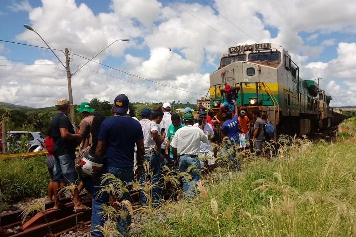 Pescadores,Samarco,Protesto,Trem,Ferrovia