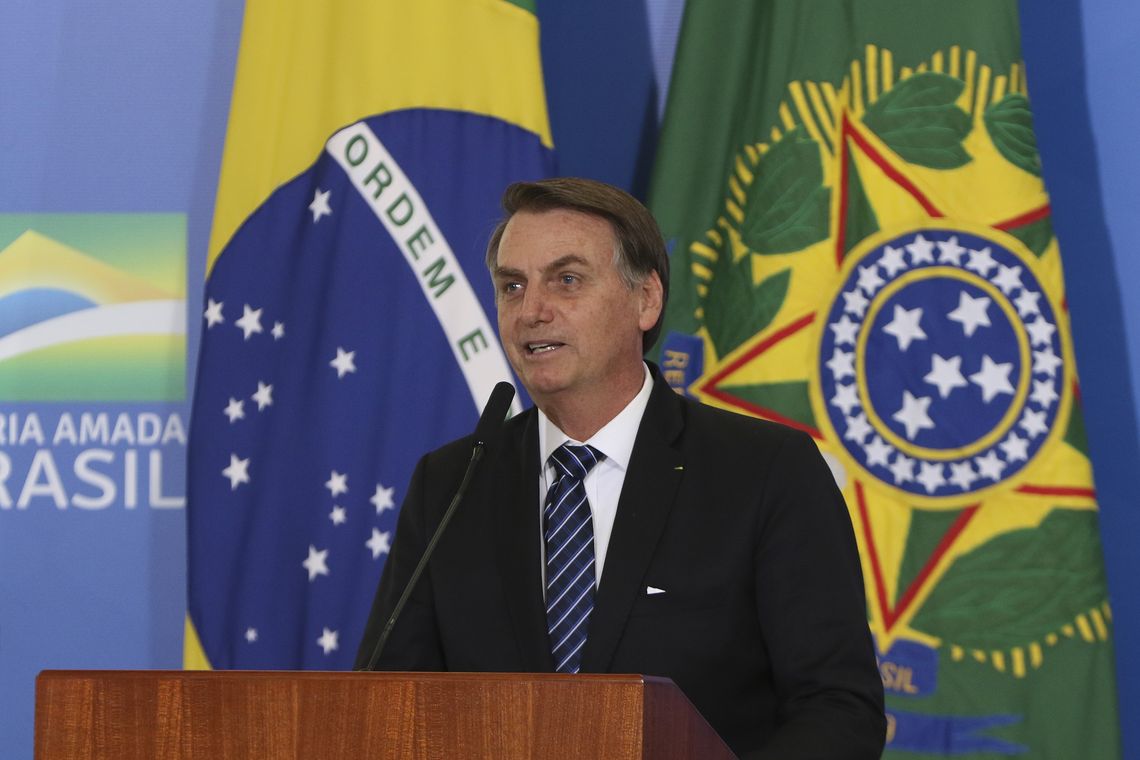 O presidente Jair Bolsonaro, participa de solenidade alusiva à concessão do 13º do Bolsa Família e de anúncio de recursos para Obras Sociais Irmã Dulce. 