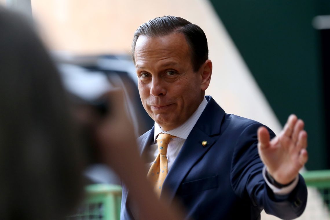 O governador eleito de São Paulo, João Doria, fala à imprensa no Centro Cultural Banco do Brasil (CCBB), em BrasÃlia, onde funciona o gabinete de transição de governo.
