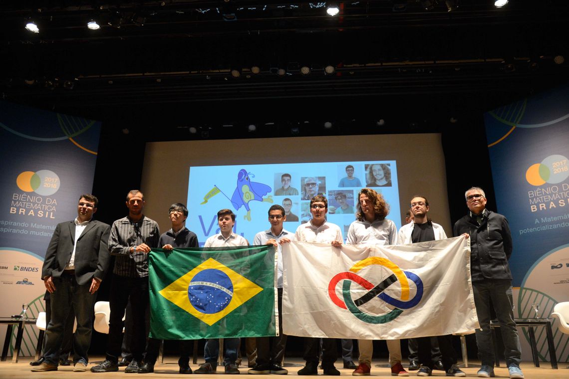 Tânia Rêgo Rio de Janeiro - Divulgação da equipe brasileira que disputará a Olimpíada Internacional de Matemática, que ocorre em julho deste ano pela primeira vez no Brasi (Tânia Rêgo/Agência Brasil)