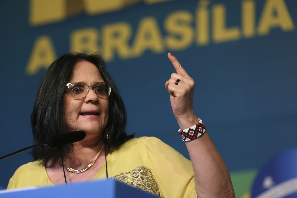 A ministra da Mulher, da Família e dos Direitos Humanos, Damares Alves, participa do debate sobre o poder da mulher na política, na XXII Marcha a Brasília em Defesa dos Municípios