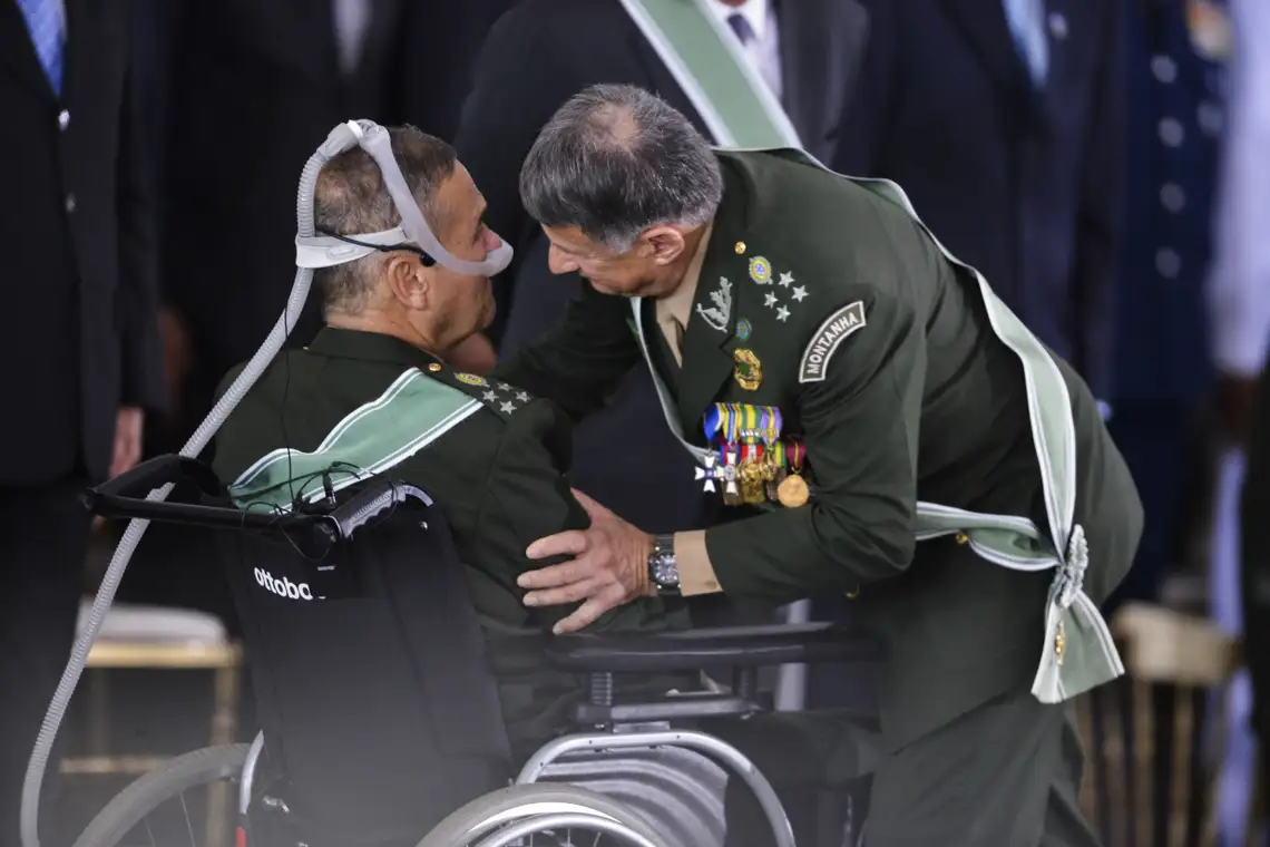 Valter Campanato/Agência Brasil O Presidente Jair Bolsonaro participa da solenidade de passagem de Comando do Exército do general Eduardo Dias da Costa Villas Bôas ao general Edson Leal Pujol.