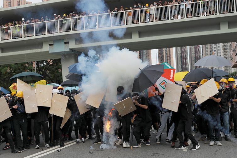 2019 07 27t134226z 1371439087 rc1a0b625d00 rtrmadp 3 hongkong extradition - Em clima tenso, aeroporto de Hong Kong é reaberto após protestos