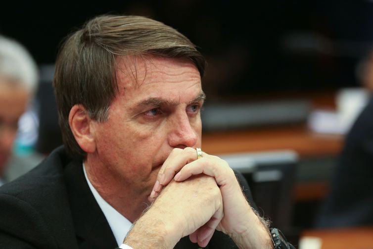 Brasília - Jair Bolsonaro durante o Conselho de Ética da Câmara  que arquivou duas representações contra seu filho, o deputado Eduardo Bolsonaro, por quebra do decoro (Fabio Rodrigues Pozzebom/ Agencia Brasil)