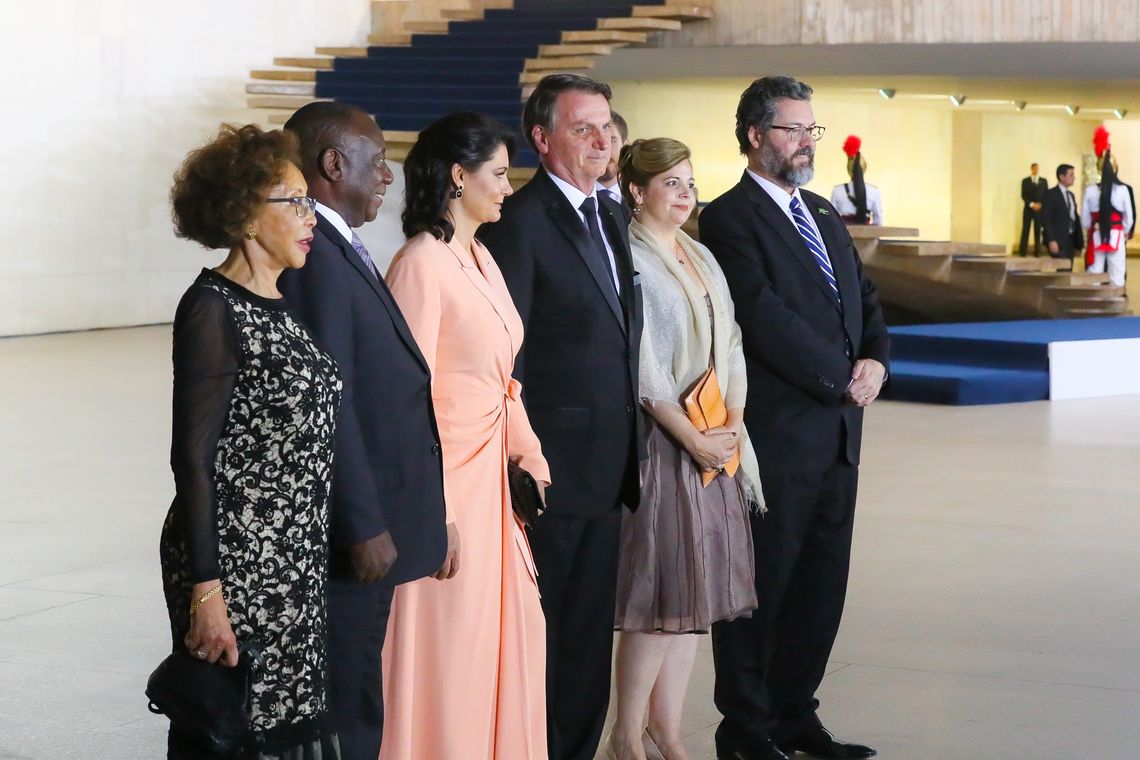 Isac Nóbrega/PR Presidente da República, Jair Bolsonaro acompanhado da Primeira Dama, Michelle Bolsonaro recebem o Presidente da República da África do Sul, Cyril Ramaphosa e Senhora Tshepo Motsepe.
