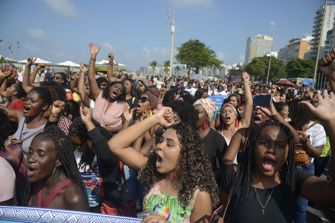Fernando Frazão/Agência Brasil O Fórum Estadual de Mulheres Negras do Rio de Janeiro realizou pelo quinto ano consecutivo, a Marcha das Mulheres Negras, na orla de Copacabana, zona sul da capital.