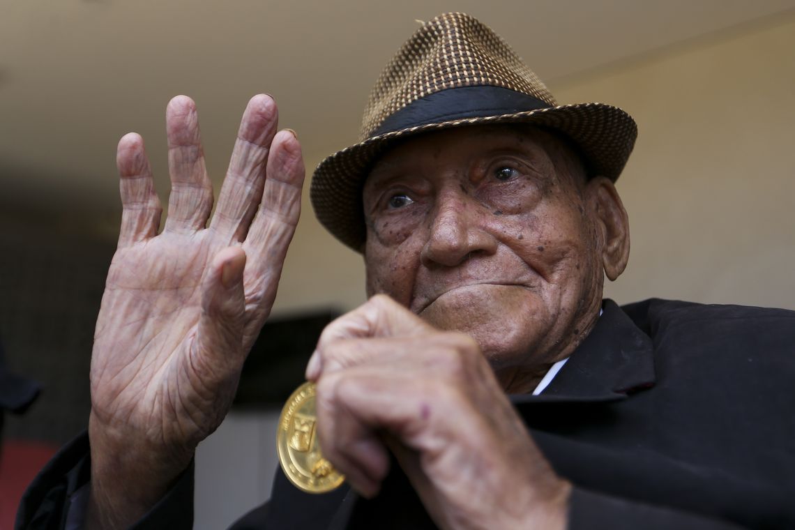 Marcelo Camargo/Agência Brasil O fotógrafo Gervásio Batista, de 95 anos, é homenageado pela Associação Baiana de Imprensa (ABI) com a Medalha do Mérito Jornalístico.