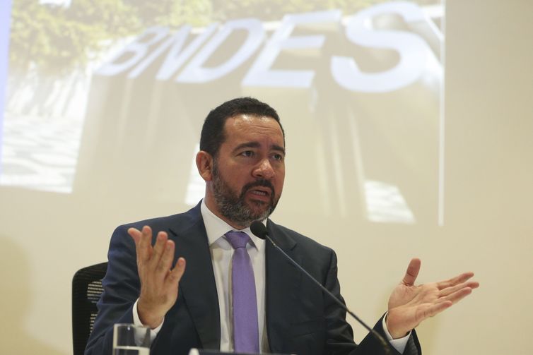 O presidente do BNDES, Dyogo Oliveira, durante assinatura de acordo de cooperação técnica, no auditório do TCU. O objetivo é disciplinar o intercâmbio de tecnologias, conhecimentos, informações e bases de dados entre as duas instituições.