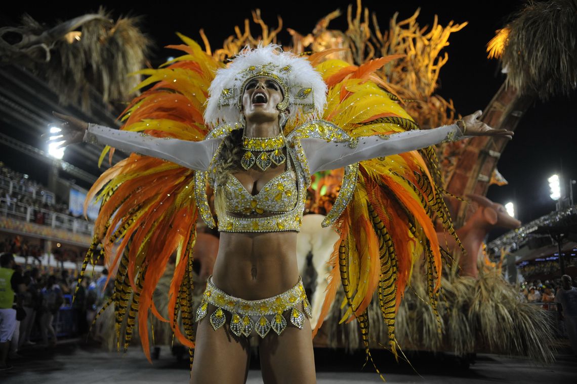 Tania Rego Rio de Janeiro - Escolas de samba do Grupo Especial se apresentam no Sambódromo da Marquês de Sapucaí, no segundo dia de desfiles (Fernando Frazão/Agência Brasil)