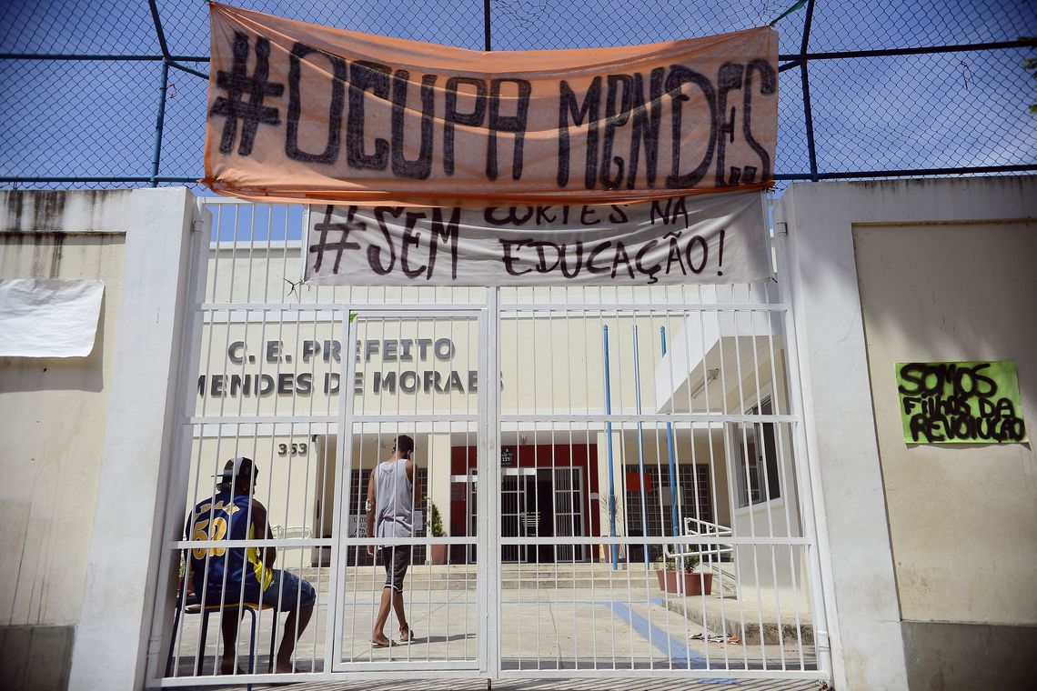 Windows) Rio de Janeiro - Alunos ocupam a Escola Estadual Prefeito Mendes de Moraes, na Ilha do Governador Tânia Rêgo/Arquivo Agência Brasil