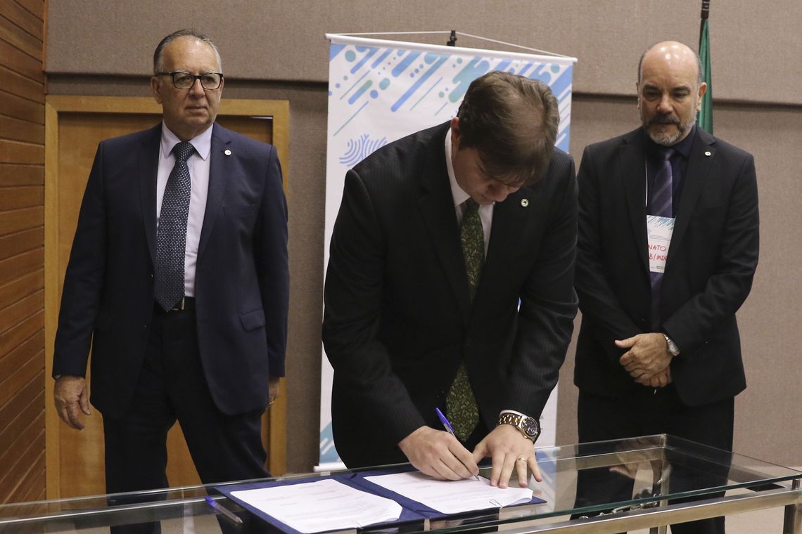 Valter Campanato/Agência Brasil O ministro do Desenvolvimento Regional, Gustavo Canuto, durante abertura do Encontro Nacional de Gestão de Recursos Hídricos e Revitalização de Bacias Hidrográficas, em Brasília.