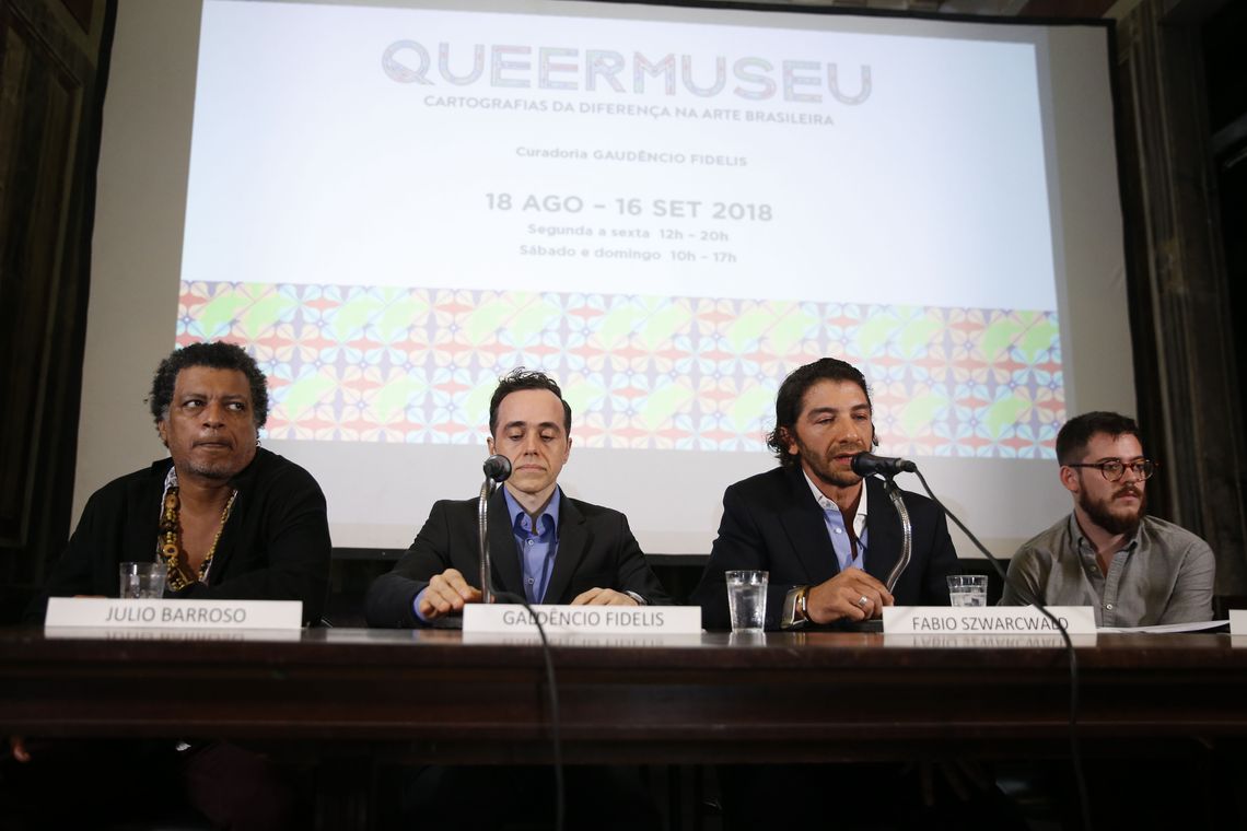 Tomaz Silva/Agência Brasil O produtor cultural, Júlio Barroso (E), o curador, Gaudêncio Fidelis, o diretor-presidente da EAV, Fabio Szwarcwald e o curador do EAV, Ulisses Castilho durante coletiva sobre a exposição Queermuseu: Cartografias da Diferença na Arte Brasileira,