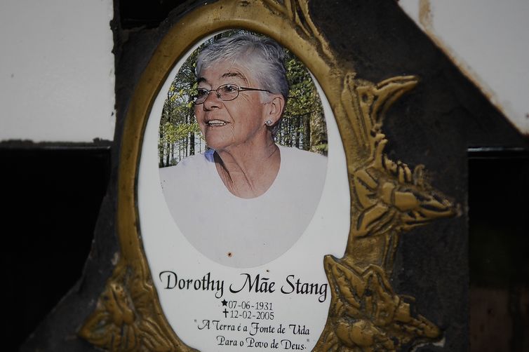 Completam dez anos do assassinato da missionária norte-americana Dorothy Stang. Na foto, o túmulo de Dorothy Stang, em Anapu (Tomaz Silva/Agência Brasil)