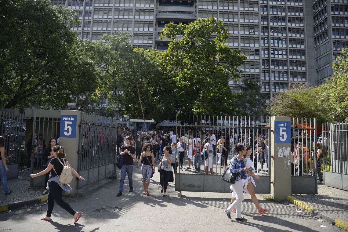 Tomaz Silva/Agência Brasil Rio de Janeiro - A Universidade do Estado do Rio de Janeiro (Uerj) realizou a primeira fase de seu vestibular 2018, foram 37.393 mil inscritos na edição deste ano (Tomaz Silva/Agência Brasil)