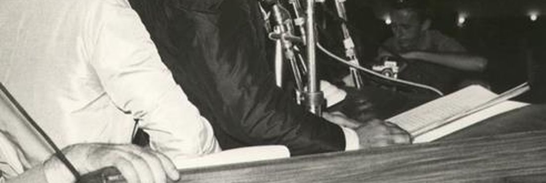 Comício da Central do Brasil Jango defende as reformas de base na Central do Brasil no dia 13 de março de 1964