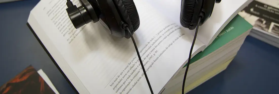 Audiolivros da USP Parceria entre SIBi e editora transforma clássicos da literatura em audiolivros