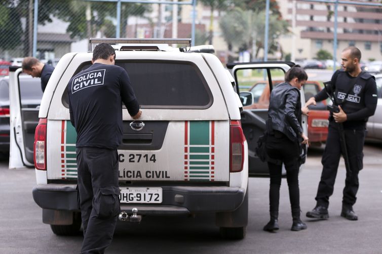 Brasília - Polícia Civil do DF cumpre 28 mandados de prisão e 35 de busca e apreensão na operação Delivery contra o tráfico de drogas, na Esplanada dos Ministérios (Marcelo Camargo/Agência Brasil)