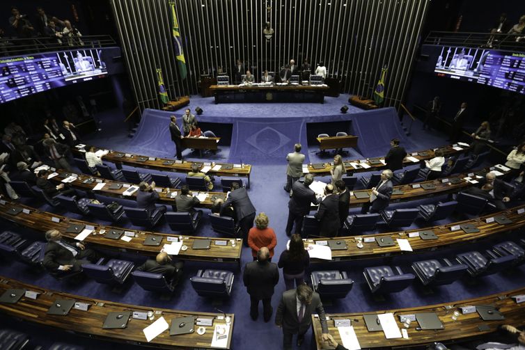 Fabio Rodrigues Pozzebom/Agência Brasil/Agência Brasil Plenário do Senado aprova urgência para projeto com isenção tributária para o diesel.