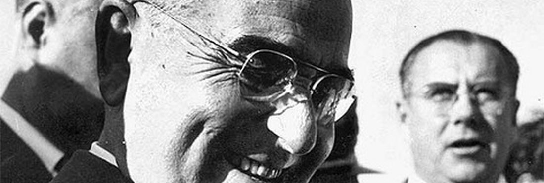 Getúlio Vargas Através do Departamento de Imprensa e Propaganda, Getúlio Vargas reprimiu a imprensa brasileira na época.