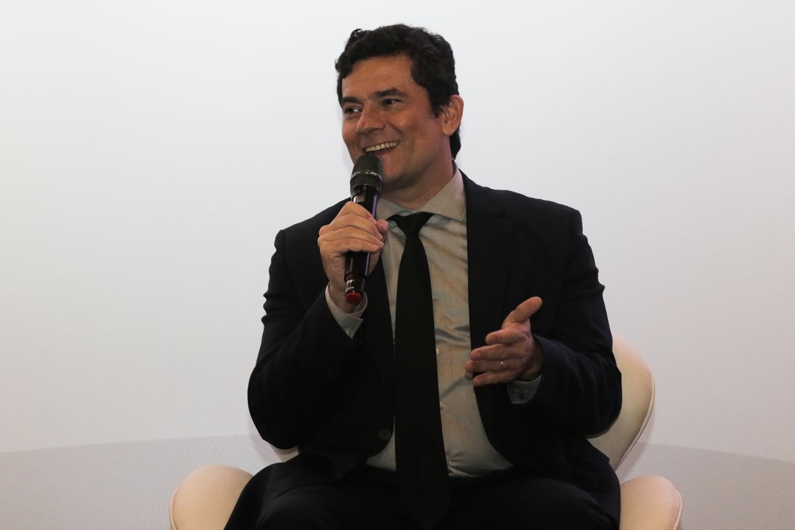 O ministro da Justiça Sergio Moro participa de debate com jornalistas