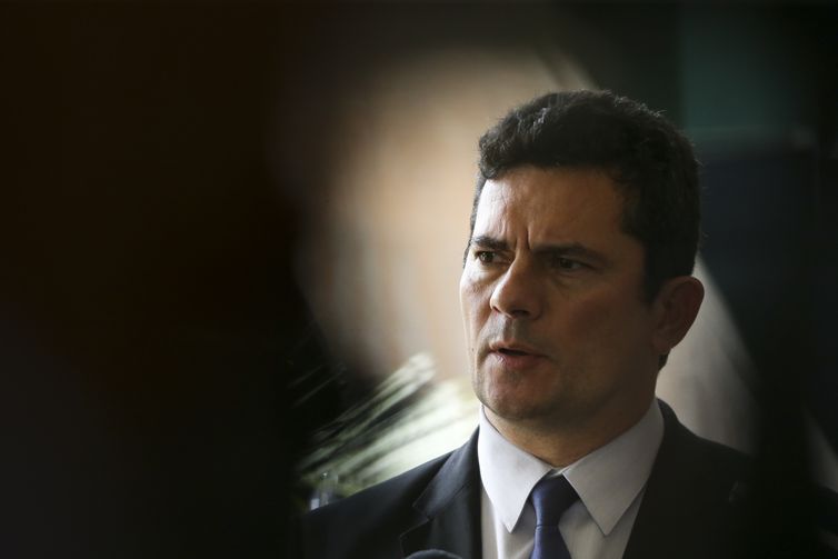 O futuro ministro da Justiça e Segurança Pública, Sérgio Moro, fala à imprensa no CCBB, em Brasília.