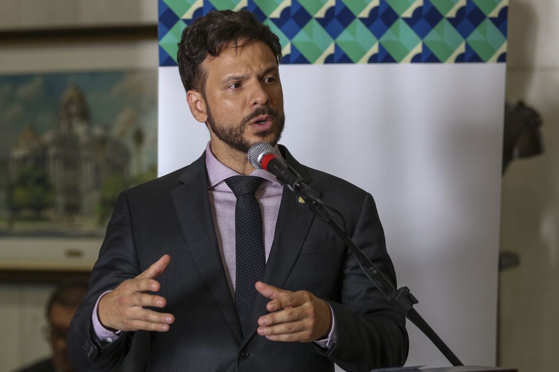 Fabio Rodrigues Pozzebom/Agência Brasil O deputado Professor Israel, participa do Dia de Mobilização pela Educação - #EducaçãoNaFrente no Salão Nobre do Senado Federal