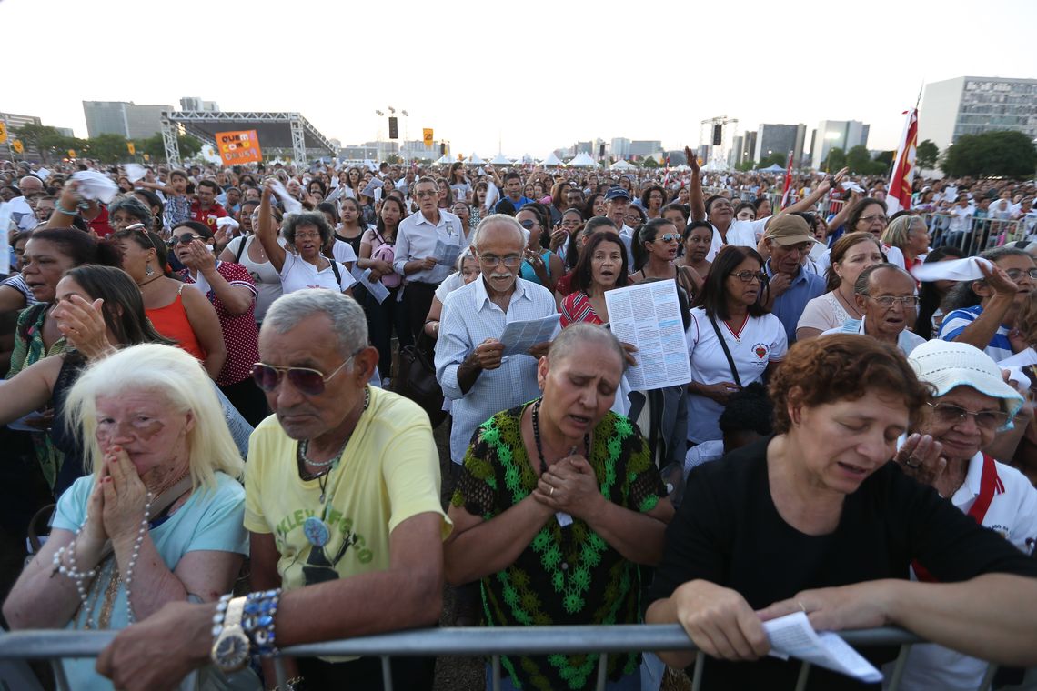 Marcello Casal jr/Agência Brasil Brasília - Arquidiocese de Brasília realiza missa solene e procissão durante Festa da Padroeira - Nossa Senhora Aparecida, na Esplanada dos Ministérios (Marcello Casal Jr/Agência Brasil)