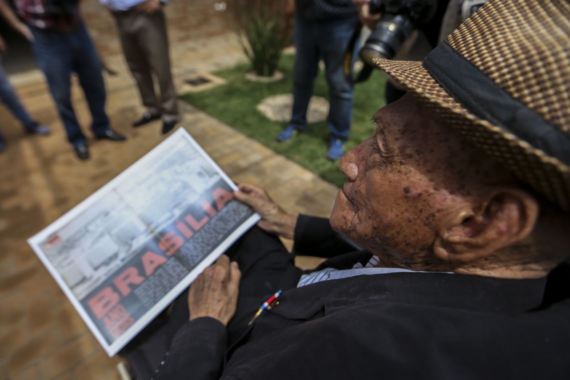 Marcelo Camargo/Agência Brasil O fotógrafo Gervásio Batista, de 95 anos, é homenageado pela Associação Baiana de Imprensa (ABI) com a Medalha do Mérito Jornalístico.