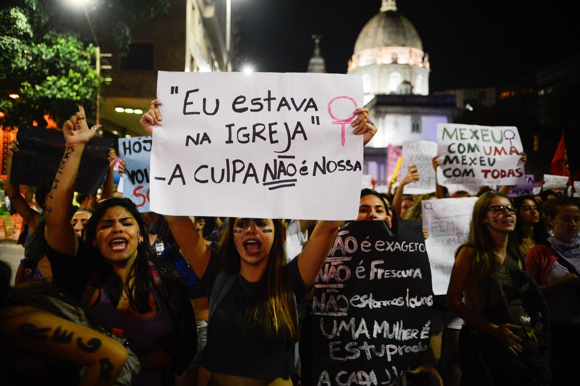 Tomaz Silva/Agência Brasil Rio de Janeiro - Mulheres fazem ato contra cultura do estupro, na Igreja da Candelária, centro da cidade (Tomaz Silva/Agência Brasil)