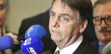 Entrevista coletiva com o presidente eleito, Jair Bolsonaro após reunião com o comandante da Marinha, Eduardo Bacellar Leal