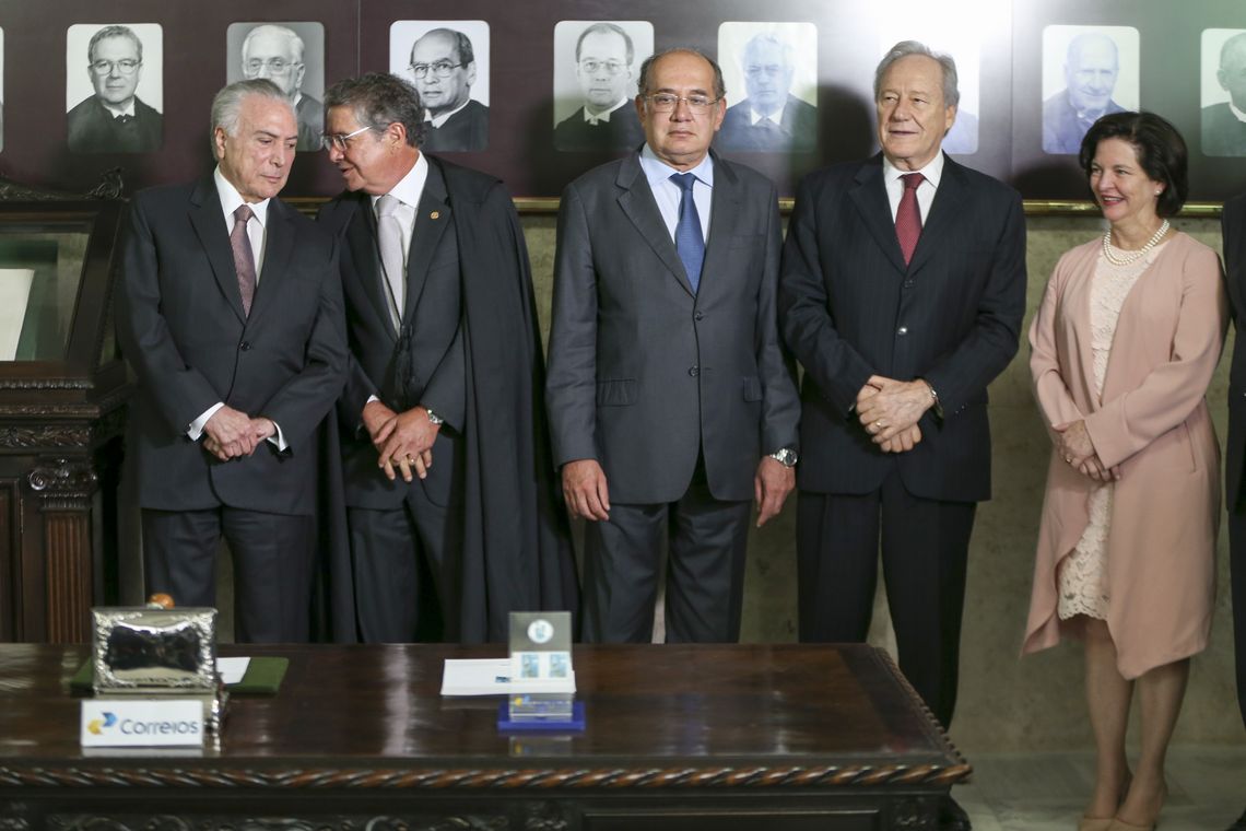 Fabio Rodrigues Pozzebom/Agência Brasil O presidente Michel Temer e os ministros do STF Marco Aurélio, Gilmar Mendes, Ricardo Lewandowski e a procuradora-geral da República, Raquel Dodge, participam de sessão solene no STF em comemoração aos 30 anos da Constituição brasileira.